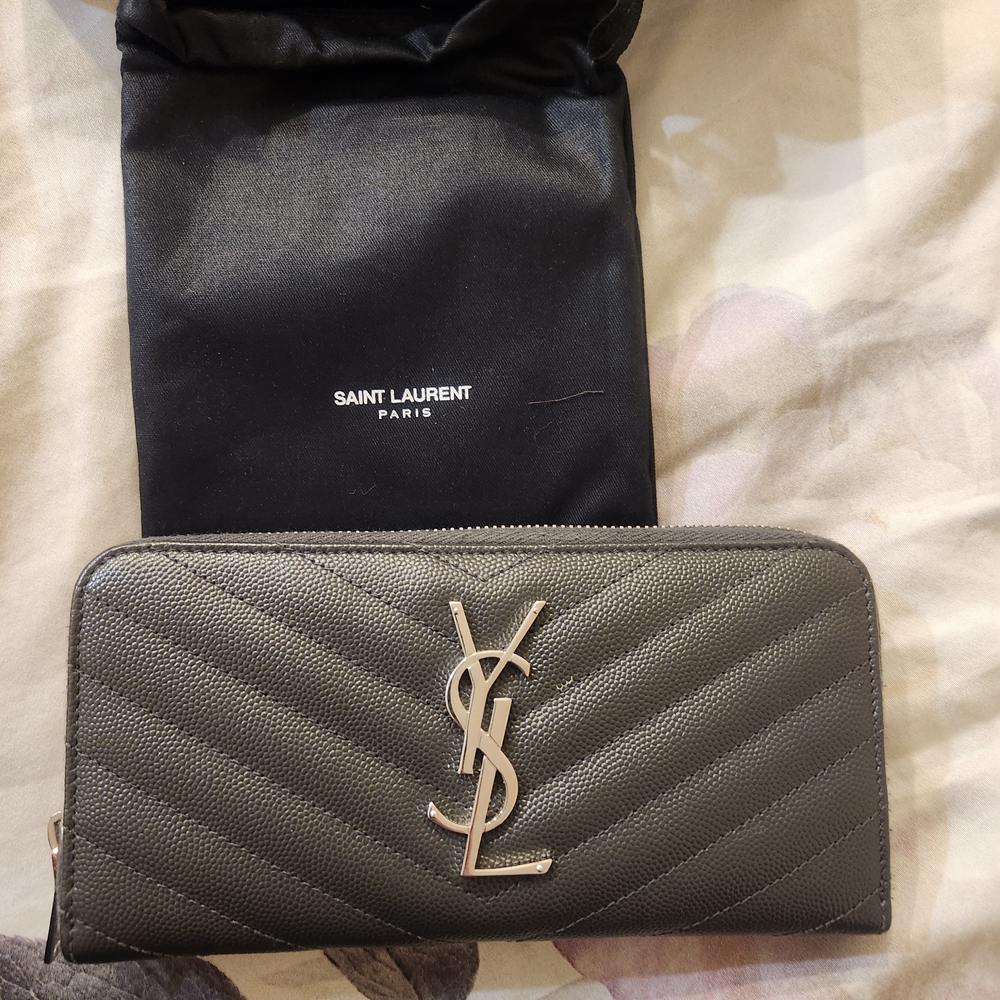 Saint Laurent Gray Quilted Wallet - Picture 2 of 7